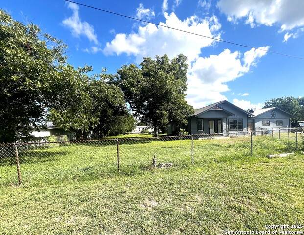 335 San Antonio - Photo 1