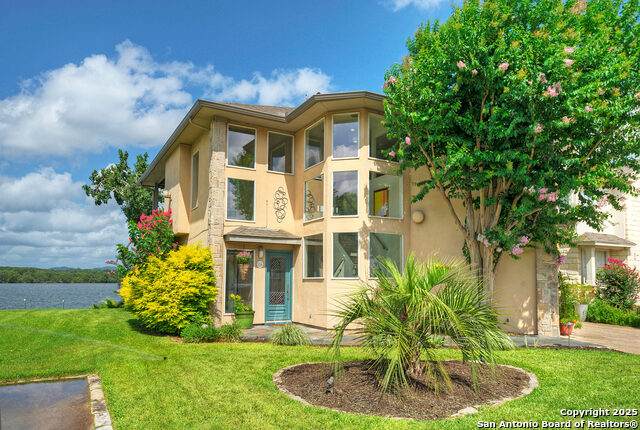 204 Waterway Dr - Photo 1