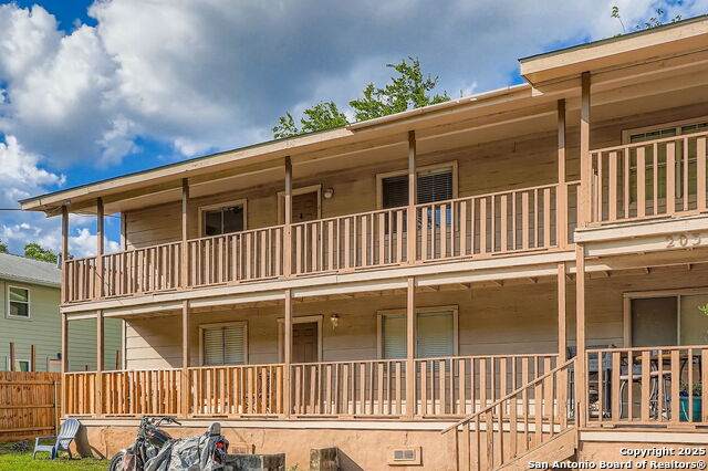 203 Mitchell St - Photo 1