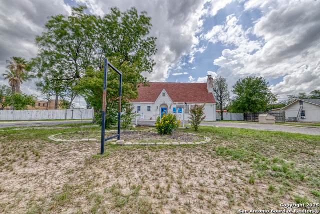 1007 Getty St - Photo 1