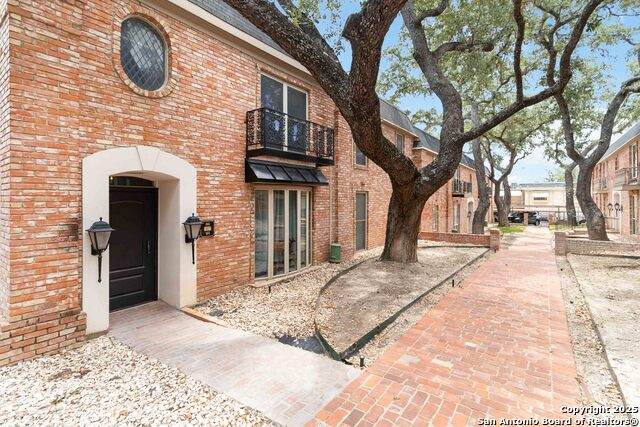 7500 Callaghan - Photo 1