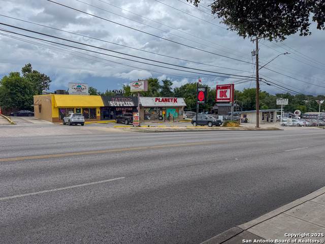 5619 Evers - Photo 1