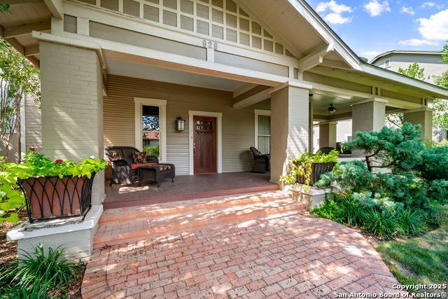 929 Cambridge Oval - Photo 1