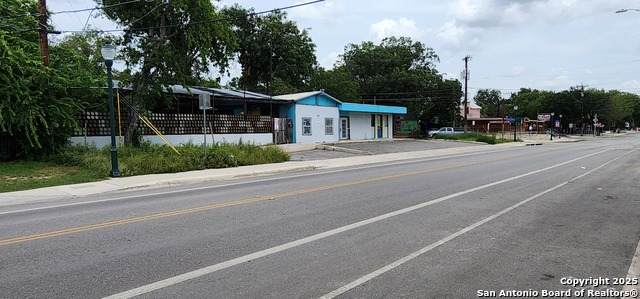 2909 Saint Marys - Photo 1