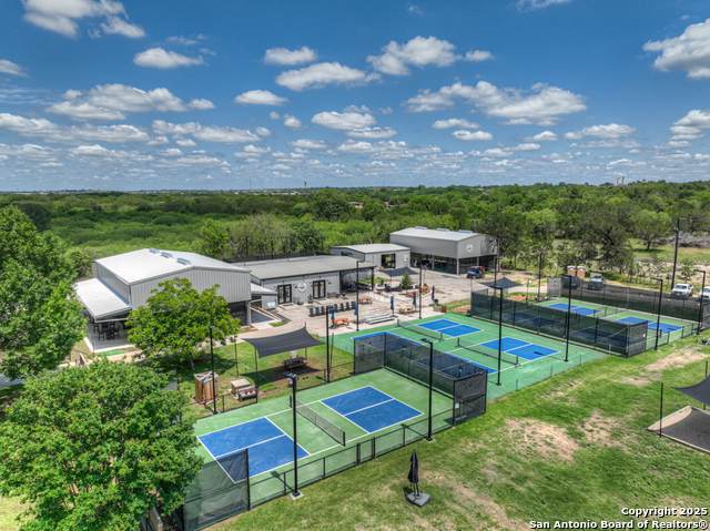 624 Krueger - Photo 1