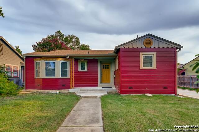 2040 Mistletoe - Photo 1