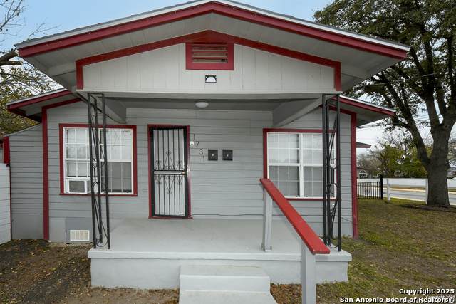 1731 Carson - Photo 1