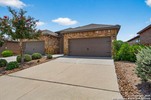 139 Joanne Cove - Photo 1