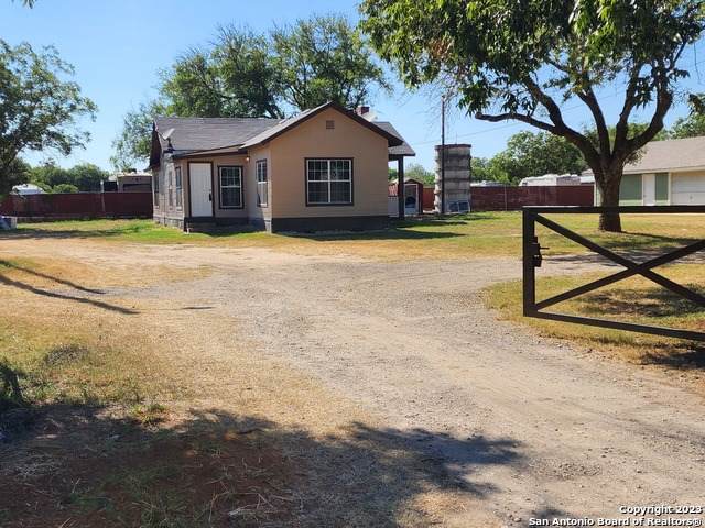 20335 Campbellton Rd - Photo 1