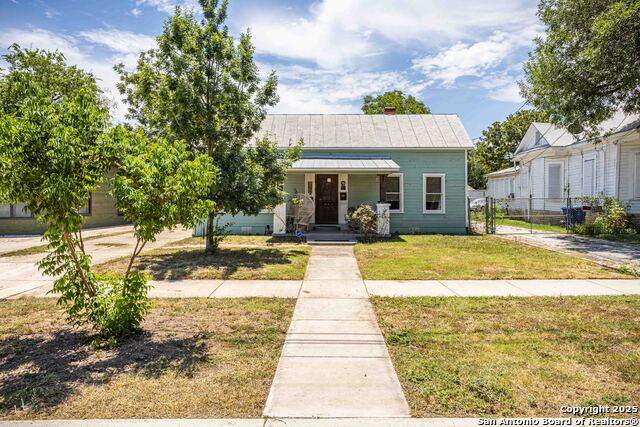 920 Lamar - Photo 1