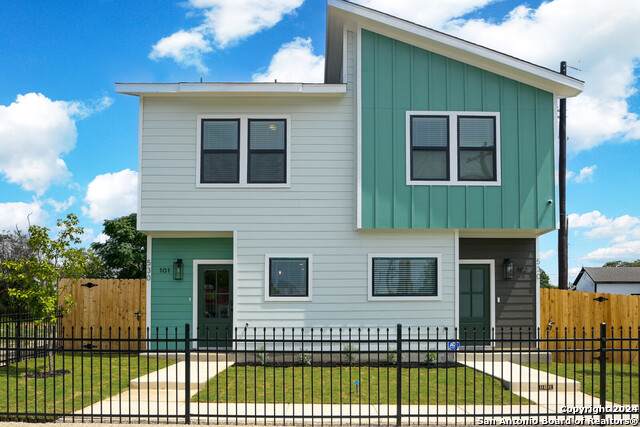 530 Hackberry St - Photo 1