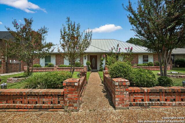 3413 Foxbriar - Photo 1