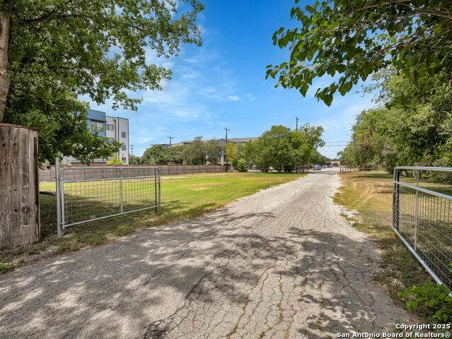 602 Everest - Photo 1