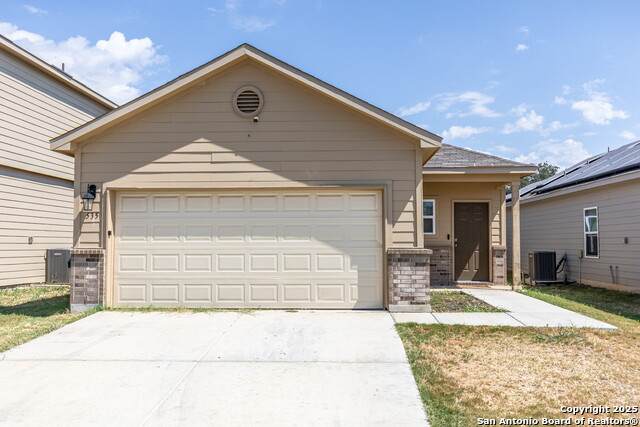 535 Pleasanton - Photo 1