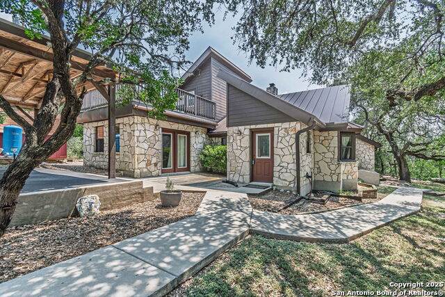 560 Bluff Ridge - Photo 1