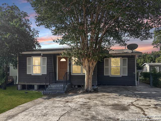 1324 Mariposa - Photo 1