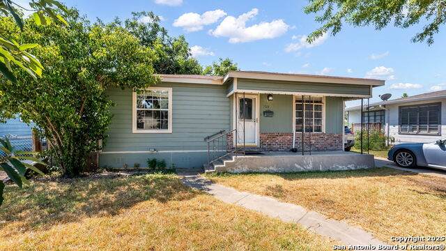 1722 Alametos - Photo 1