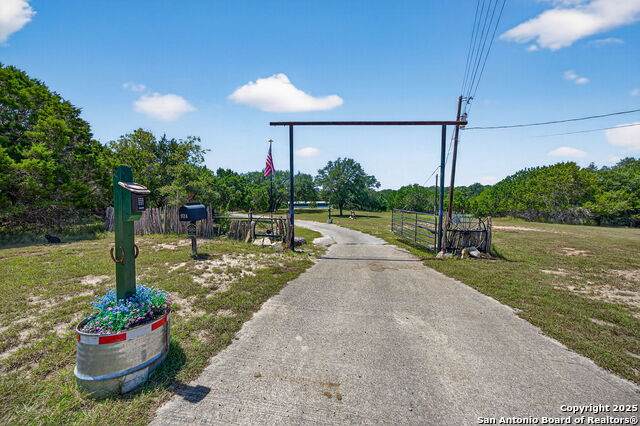 924 Wagon Creek - Photo 1