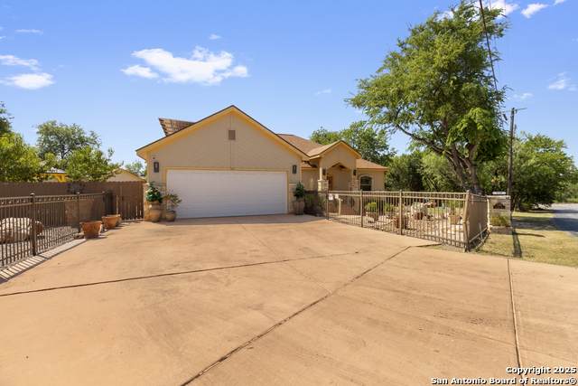 510 Twohig - Photo 1