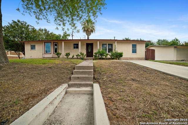 279 Chesswood - Photo 1