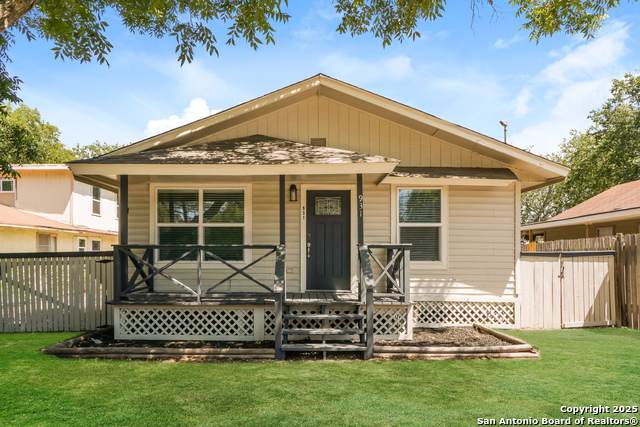 931 Hutchins - Photo 1