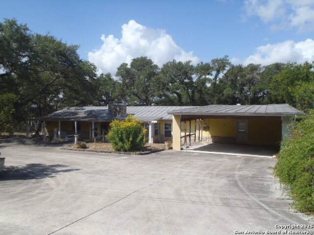 650 Oakleaf - Photo 1