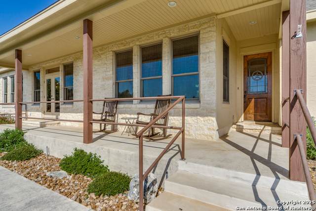 203 Horseshoe Bend - Photo 1