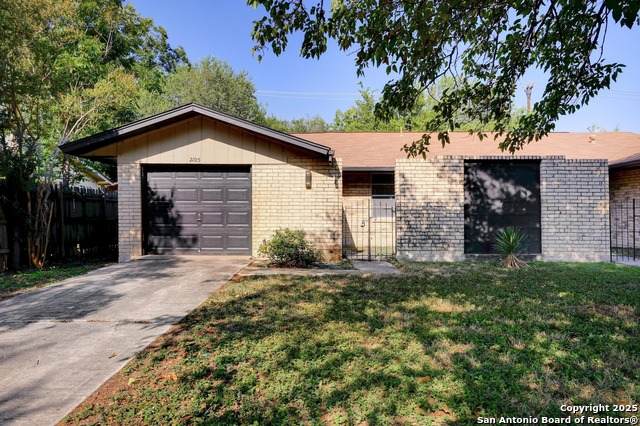 2105 Darwin Dr - Photo 1