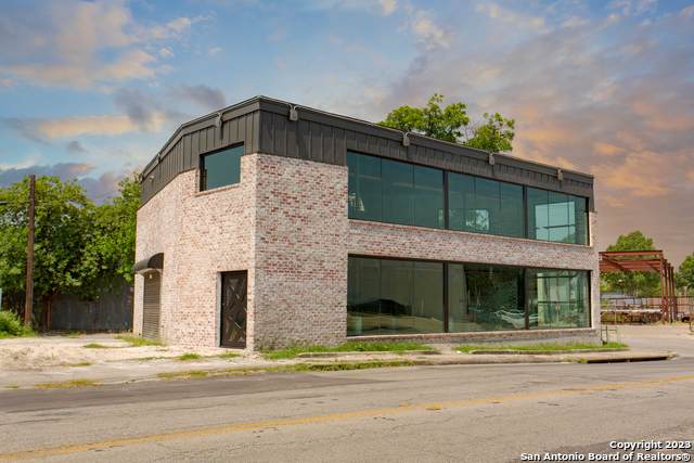 206 Fredericksburg - Photo 1