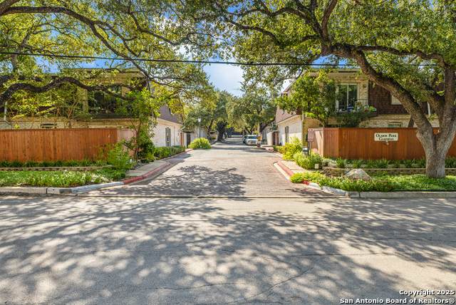 1045 Shook Ave - Photo 1