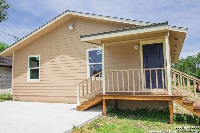 806 Powell - Photo 1