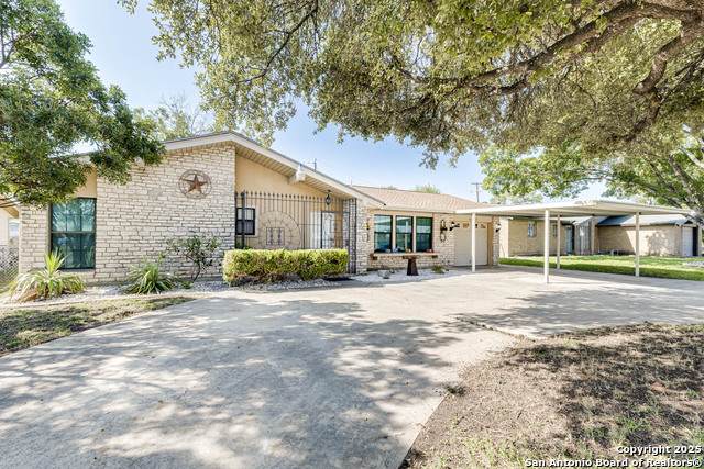 4254 Clear Spring Dr - Photo 1