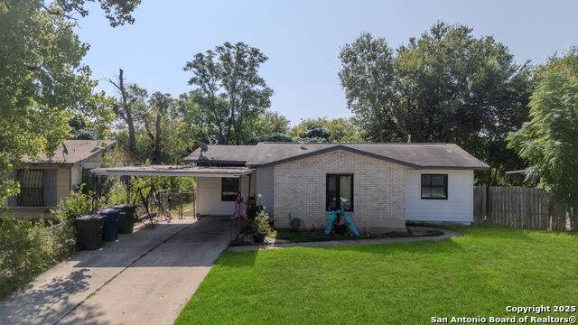 830 Crestfield - Photo 1