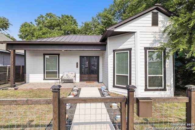 1219 Olive - Photo 1