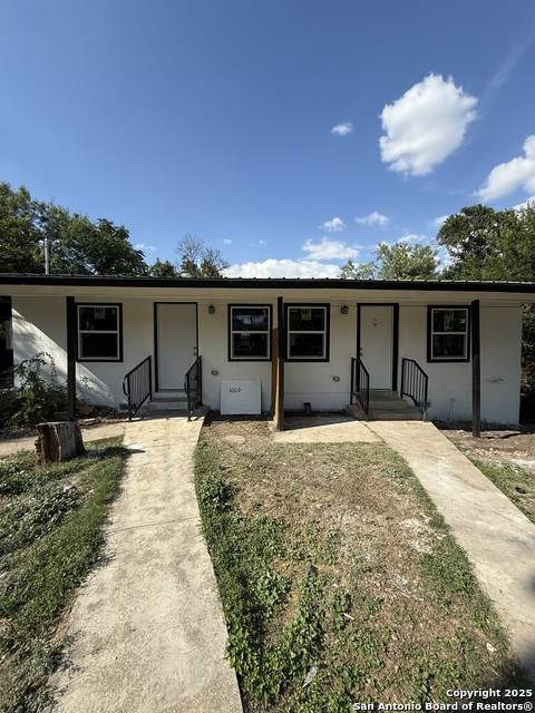 1009 Canton - Photo 1