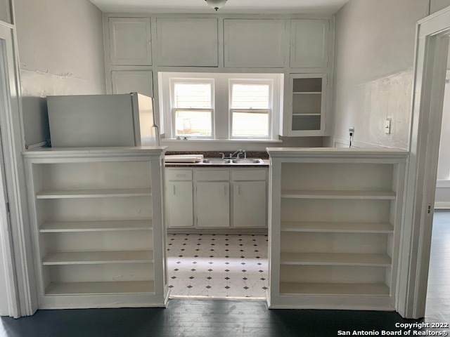 1140 W Ashby Pl - Photo 1