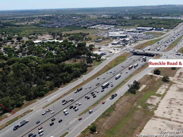 3109 Interstate 35 - Photo 1