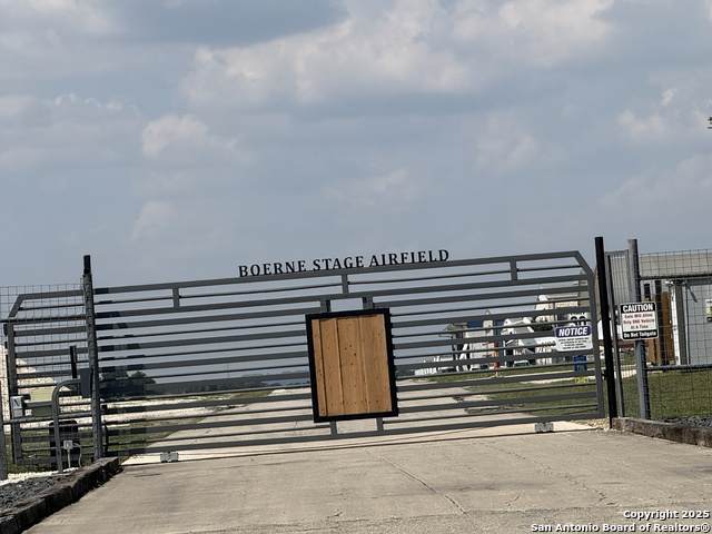 100 Boerne Stage Airfield - Photo 1