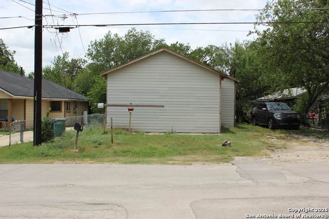 365 San Gabriel Ave - Photo 1