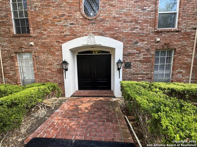 7500 Callaghan - Photo 1