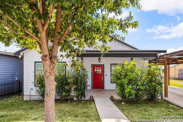 846 Sutton - Photo 1