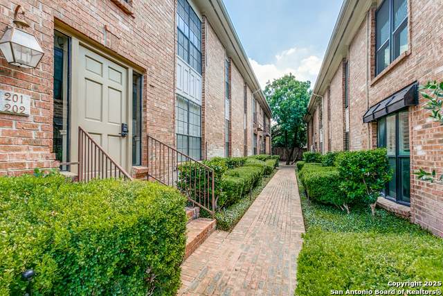 7815 Broadway - Photo 1