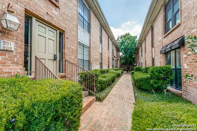 7815 Broadway - Photo 1