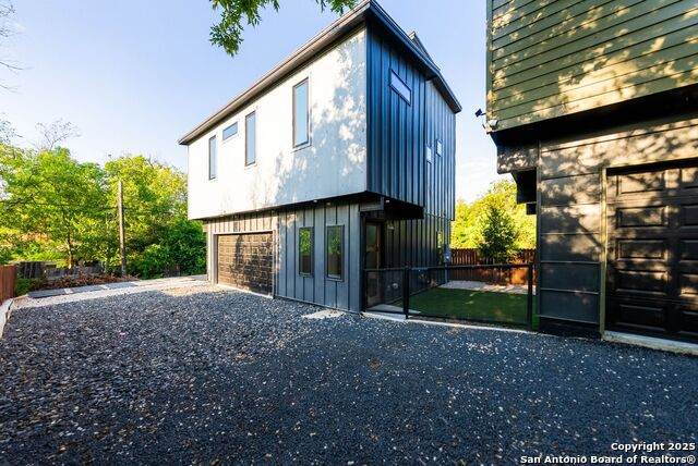 108 Vine St - Photo 1