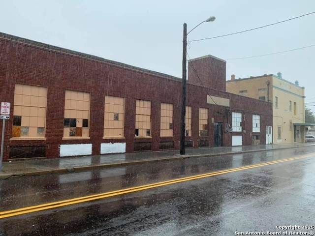 1501 Lincoln St - Photo 1