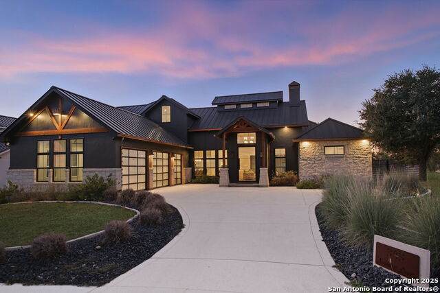 343 Janice - Photo 1