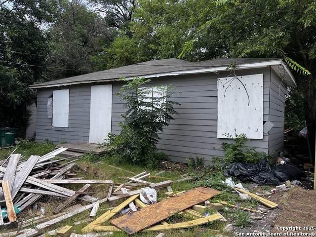 220 Frost St - Photo 1