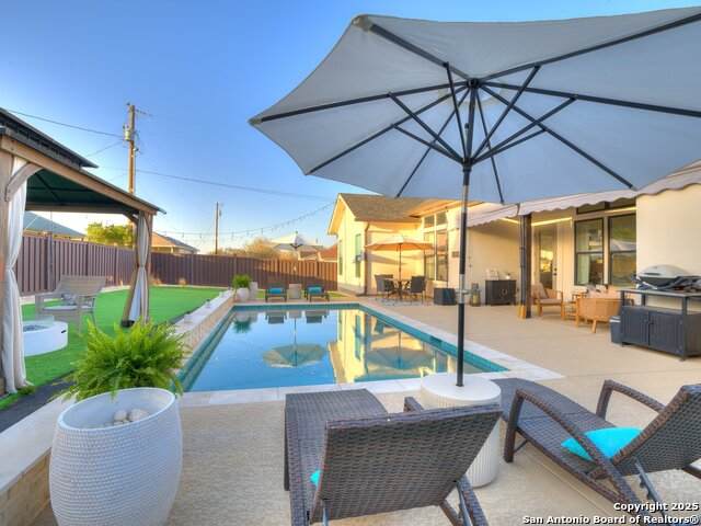 218 Edgewood Cir - Photo 1