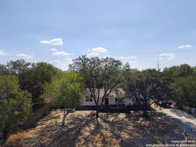 906 County Line - Photo 1