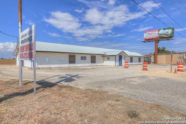 2918 Kingsbury - Photo 1